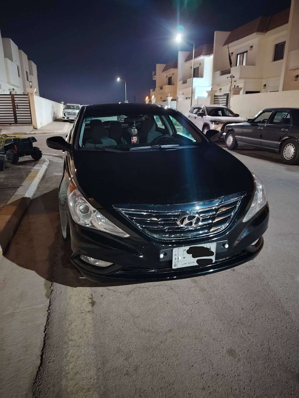 للبيع هونداي سوناتا موديل 2013 وارد أمريكي ضررها باب وجاملغ فقط حادث امريكا بدون لغد او شاصي والباقي كله على البلاد
مكينه ٢٠٠٠
كير ممفتوح
نظام Abs
كروز مثبت سرعه
سلايد كهربائي طكتين
شادلها منظومه زينون ب ١٠٠ دولار نهاري 
كراسي كهرباء
تبريد ثلج + تدفأه
هيتر تدفأه بجميع الكشنات
رقم بغداد
السعر ١١٠ $
***********

