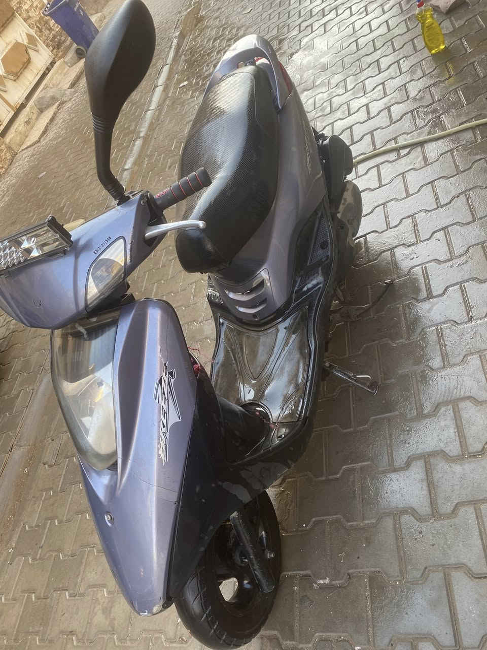 سلام عليكم
دراجه بريز  140
داجه مكفوله 
كفرات مختمه 
مكينه برغي ممفتوح بيهه
كهربائيات كله شغاله 
دراجه لك مال رمبه
نوزل مو كابريتر 
جيب فيتر وتعال افحص 
 اوراقها كله موجوده  (السعر 900الف وبيه مجال )
***********
