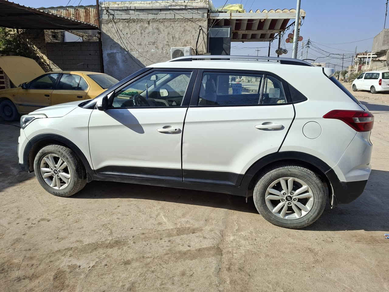 السلام عليكم 
هونداي كريتا موديل ١٦ بأسم صاحبها مكفوله كفاله عامه عدى رصعات بسيطات سياره جديده برغي ممفتوح بيها  على وضع الشركه 
اخوان السياره مو الي مكلف بنشرها السعر خابرو صاحبها 
مكانها نجف مشخاب
***********
