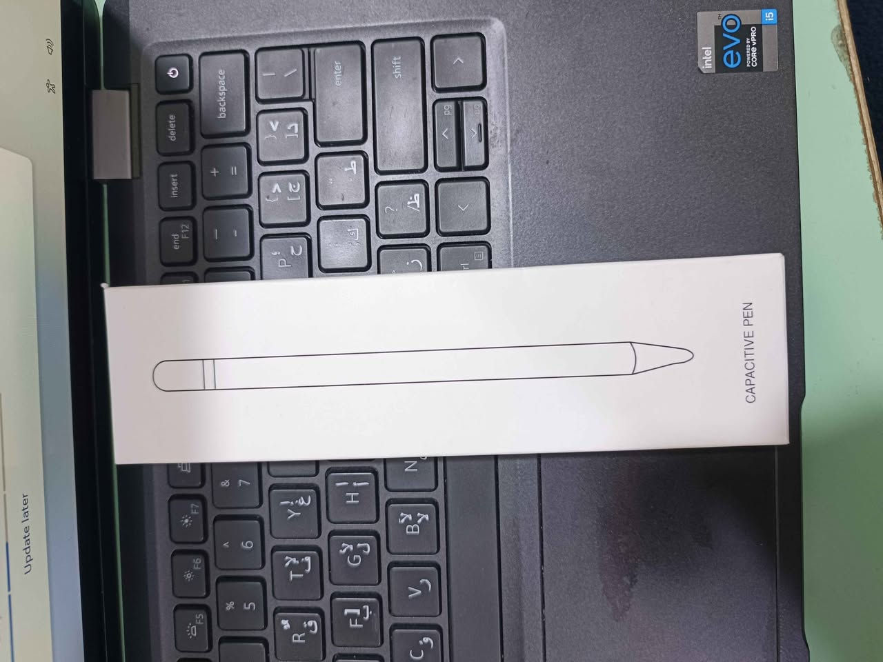 لابتوب dell latitude 7420 2 in 1 
لابتوب قوي من شركة دل 
مواصفاته 
معالج : core i5 11th جيل الحادي عشر
كارت الشاشة : intel iris xe 

رامات : 16gb Lpdd4x بسرعة 4267MHz 
بتقنية ال DUAL CHANNEL 
شاشة :
14-inch, 1920x1080
 و مضادة للانعكاس مع دعم قلم Active Pen الخاص بdell
بتخزين 128gb و كيبورد يدعم الاضاءة مع تعريب الحروف
منافذ الجهاز متنوعة و تعتبر مصدر قوة كبير للجهاز 
1- يدعم منفذين ⚡ Thunderbolt type-c الي  تكون فائقة السرعة و تدعم الشحن من خلالها
هذه المنافذ جدا مميزة لان ممكن توصل فيها كارت شاشة خارجي و نقل البيانات بسرعة فائقة
2- منفذ USB A 3.1
3- منفذ sd card التخزين الخارجي 
4- منفذ شريحة سيم كارد الي من خلالها توفر انترنت من اسياسيل و زين مباشرة للجهاز بدون وصلة خارجية 
5- منفذ HDMI الي من خلاله تربط اللابتوب باي شاشة خارجية و عارضة 
مع دعم ل WIFI6 حته توفر لك اتصال انترنت سريع و قوي 
نظامه وندوز 11 برو مفعل اصلي حقيقي
. . . . . . . . . . 
اللابتوب بحالة ممتازة سواء صحة بطاريته او راماته او ادائه مابيه مشكلة ، اشتريته لدراستي يوم 27/11 لكن شاشته انضربت و حاليا بيها خط فوك الشاشة مثل متشوفون بالصور و بيها لاك يعني تحتاج تبديل الشاشة
تكدر تفحصه فحص كامل من المعالج الى اقل و ابس شي بيه كله ممتاز و شرط الفحص لكن يحتاج تبديل شاشة و اموره تصير تمام
ابيعه ب230 الف يعني حاسب حساب تصليح الشاشة و همين نزلت منه لان محتاج الفلوس و بيها مجال حق الجية و تدللون 
للتواصل على معرف التليكرام 
@G_Q_P
او رقمي *********** بغداد, العراق
