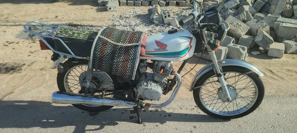 السلام عليكم 4 گير كلك للبيع الدراجه مكفوله من السرقه دراجه خير من الله كهربائيات كامله مابيها نقص
هندر واحد تشتغل كل شهرين ابدللها دهن دراجه حلوه وناعمه و النضافه شوفت عينك سعرها بـ400 وبيها مجال بسيط متواجد فيسبوك
و هذا رقمي ***********
