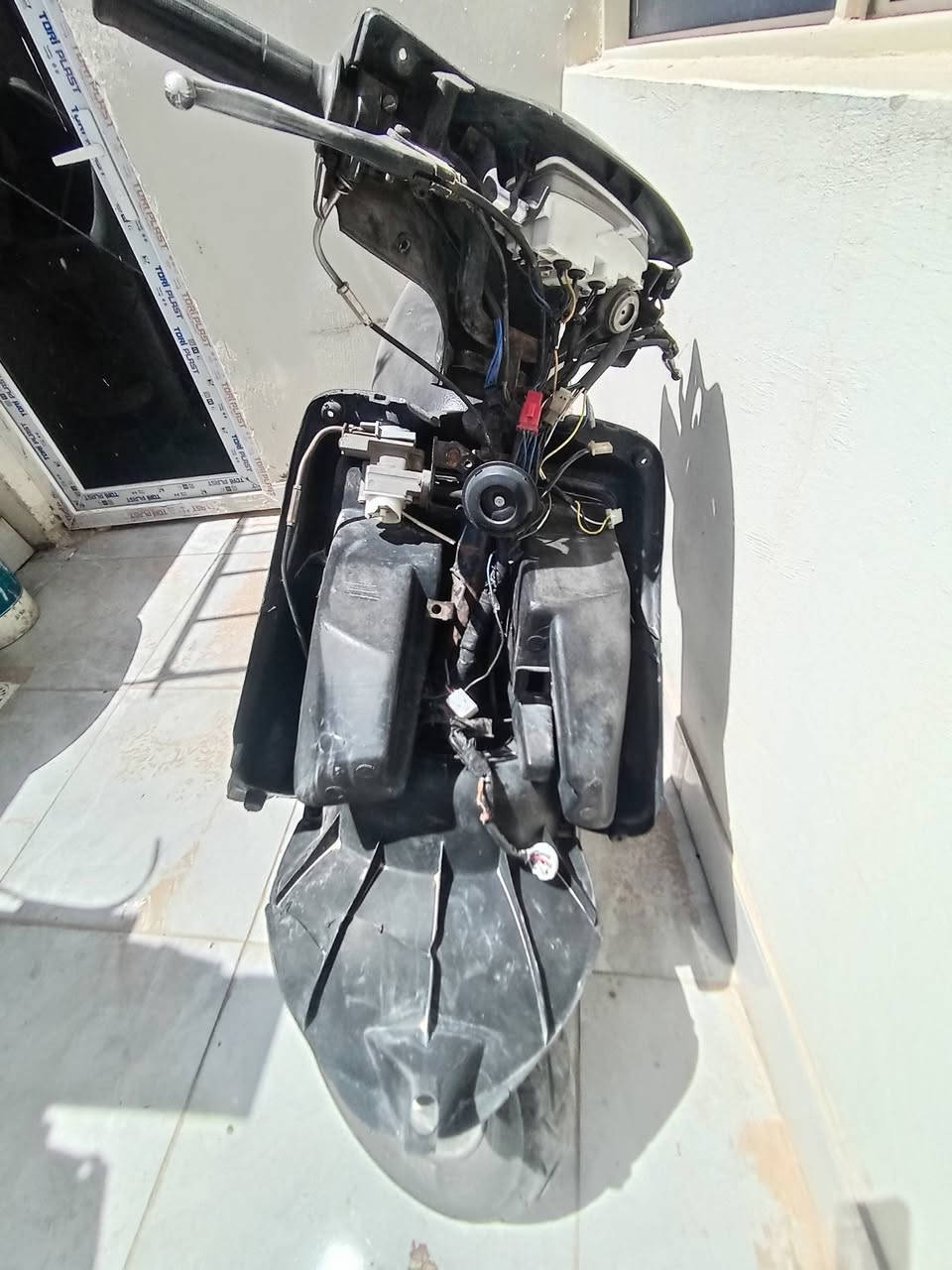 فراشة للبيع نجف
مكينته بيه صوت كلجات
سوادات كامله مثل ماتشوف بالصورة
شلعه مابيه معدل طياره شرط 
هندر واحد تشتغل شرط 
ابيع كوم حديد ١٧٥ وبيه مجال  
ماعدك تعال اخذه بلاش 
 *********** واتساب
