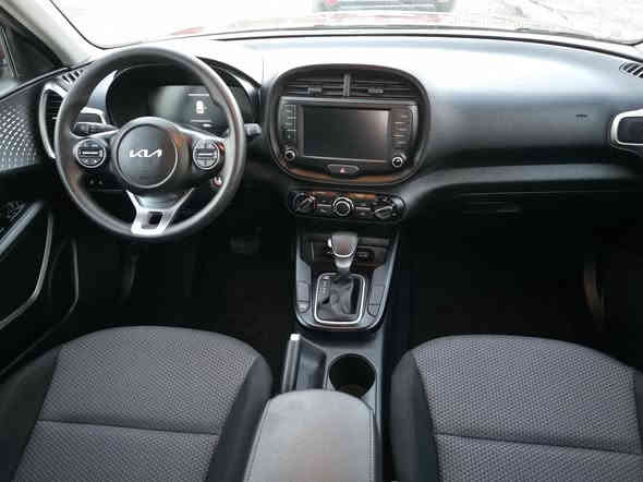 🚗 للبيع كيا سول 2023 – وارد أمريكي
✨ دخول جديد باسمي – بحالة الزيرو
🔥 ماشيــة فقط 3000 ميل (دخلت ماشية 1800 mi)
⚠️ الحادث: بسيط جدًا ومذكور بالصور
✔️ صبغ حافة البنيد فقط – بدون تبديل و بدون اي دواخل 
✔️ السيارة ليبل واحد
✔️ ايرباك الدركة فقط
✔️ محرك، كير، حدادية كلشي نظيف 100%
🔹 المواصفات: واضحة بالكامل بالصور
🔹 سيارة كاملة المواصفات وما بيها أي نقص
💰 السعر: 148$ (بيها مجال بسيط)
📍 الموقع: الحلة – حي الجامعة
📞 للاتصال: ***********
