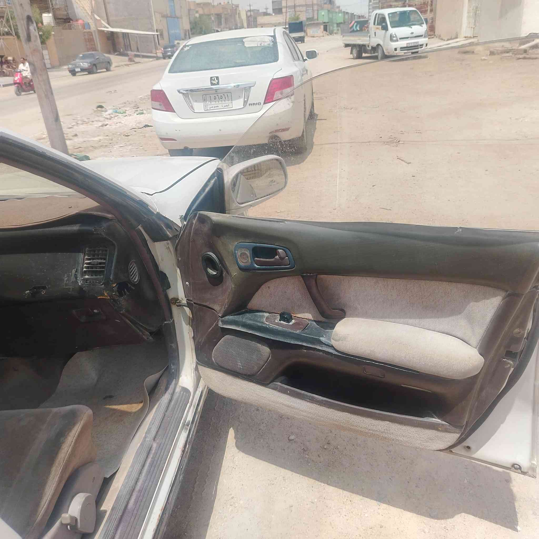 بطه كراون موديل 93 سنويه منتهيه مكان البصره الحكيميه ابيع كوم حديد وهذا رقمي *********** ابيع كوم حديد بيهه بكن
