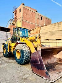 لودر ٧٢ جي ٢ • موديل ٢٠٠٥ • كسر استيراد