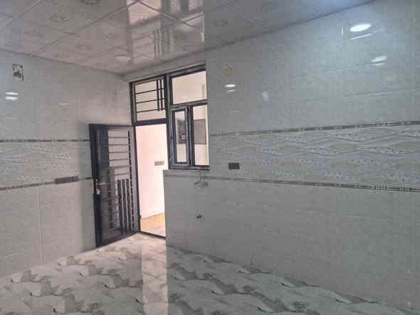 دار طابق واحد مسلح في ال6 كيلو
في بداية ال 10 الف طابو صرف
قرب قيادة الشرطة ومول زنبيل
المساحة/ 200 متر
الشارع/ 10 متر 
الدار يحتوي على/
كلدور واستقبال وصاله وغرفتين نوم
ومطبخ ومجمع صحيات داخل وخارج
ومناور عدد 2
وصاله في الطابق الثاني وسطحين
* البناء حجر وسمنت سنة 2025 *
* الارضية بورسلين 
* المطبخ والصحيات فرفوري
* حزام سيراميك 1.20 متر
* الدار جديد وجاهز للسكن *
السعر/ 115 مليون
للاستفسار 
مكتب ابو مصطفى للعقار في الرمادي حي المعلمين 
قرب فلكة الفرسان مقابل مصرف الخليج التجاري 
هاتف 
محمد  ***********
مثنى  ***********
يتوفر (واتساب) على نفس الارقام
