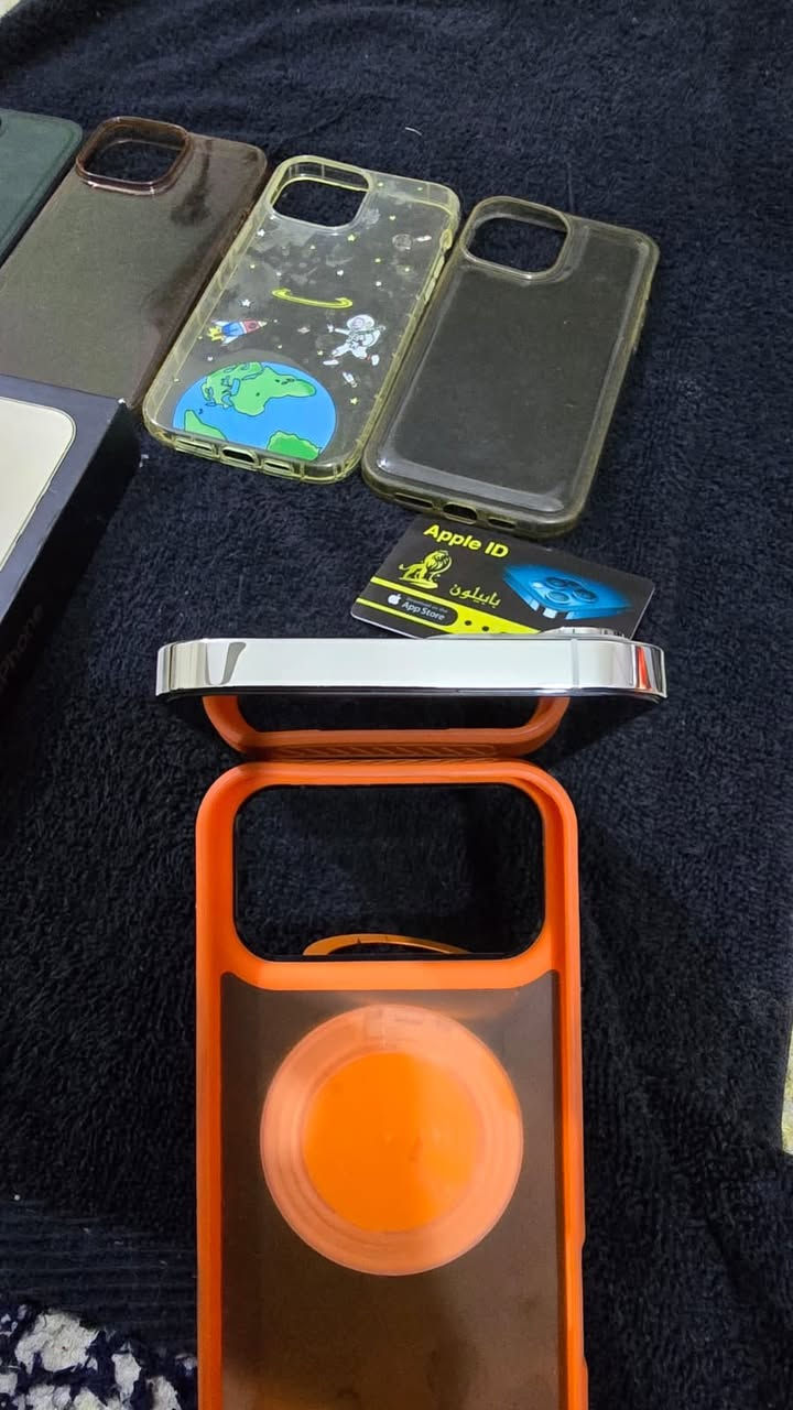 ايفون 13 برو ماكس جهاز جديد جديد بمعنا الكلمة 
بطارية 91 
ذاكرة 256
شاشه 3 خيارات
ملحقاته كاملة 
مع هديا 5 كفرات وسماعه ايربود 
جهاز ماستر اذا بي خدش تاخذة بلاش وكروتك على حسابي 

سعر 725 ..... 
عنواني بغداد ... واتساب ***********
