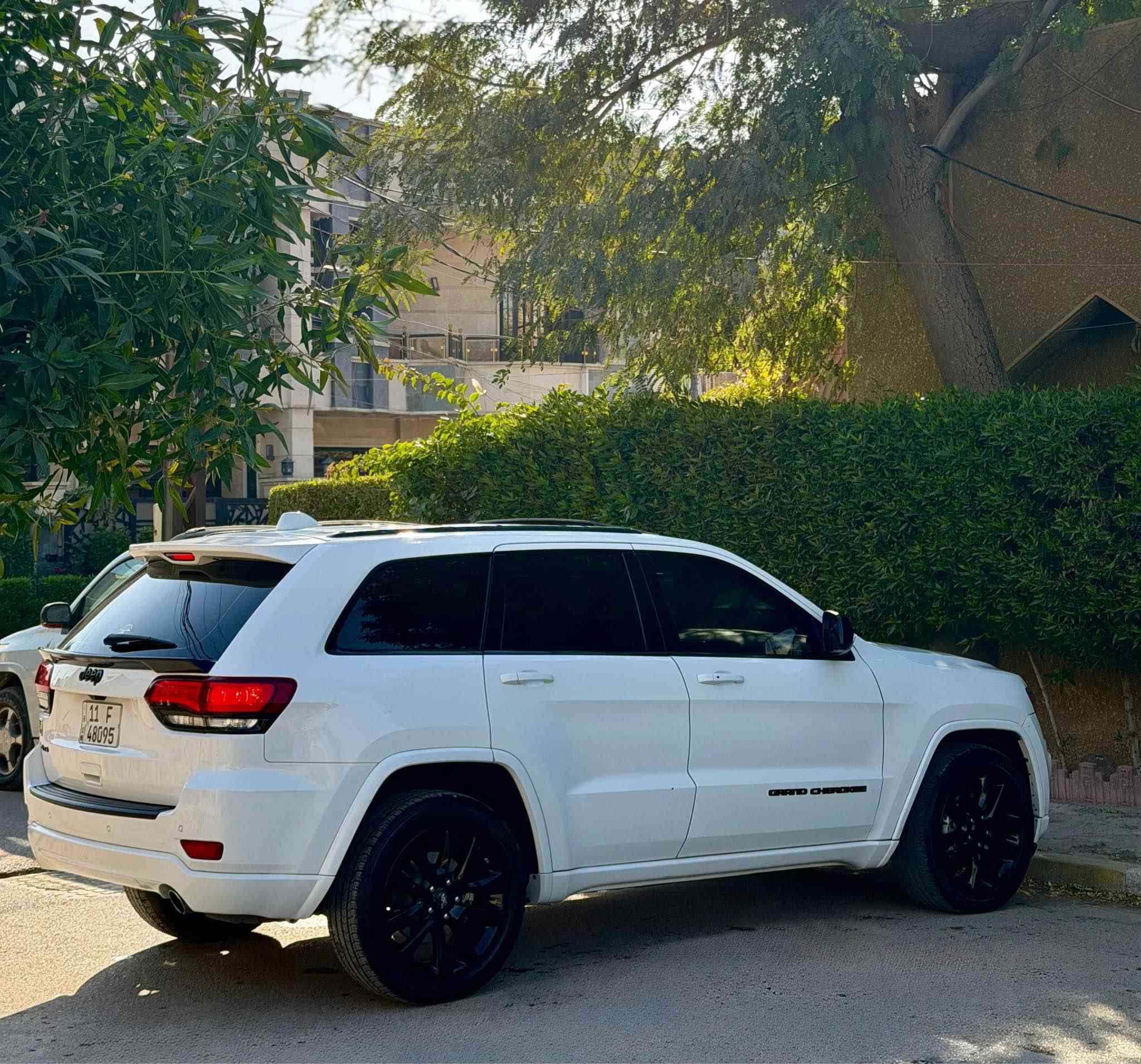 جيب بلاك توب 2019 
فول موصفات 
1. فتحه سقف 
2. كشنات جلد 
3. شاشه كبيره 
4. توقف ذاتي 
5. اتو هولد 
6. تشغيل عن بعد 
7. صندوق كهرباء 
8. ويل 20 
9. ماشيه 65 الف 
10. رقم بغداد باسمي تحويل مباشر 
11. موفقه تضليل مع السياره 
12. حادث جاملغ امامي بدون ايرباك بيه كم قطعه كلير امريكا 
13. مكان السياره بغداد السيديه 
14. السعر 205 ورقه 
15. الاستفسار ***********//*********** بغداد, العراق
