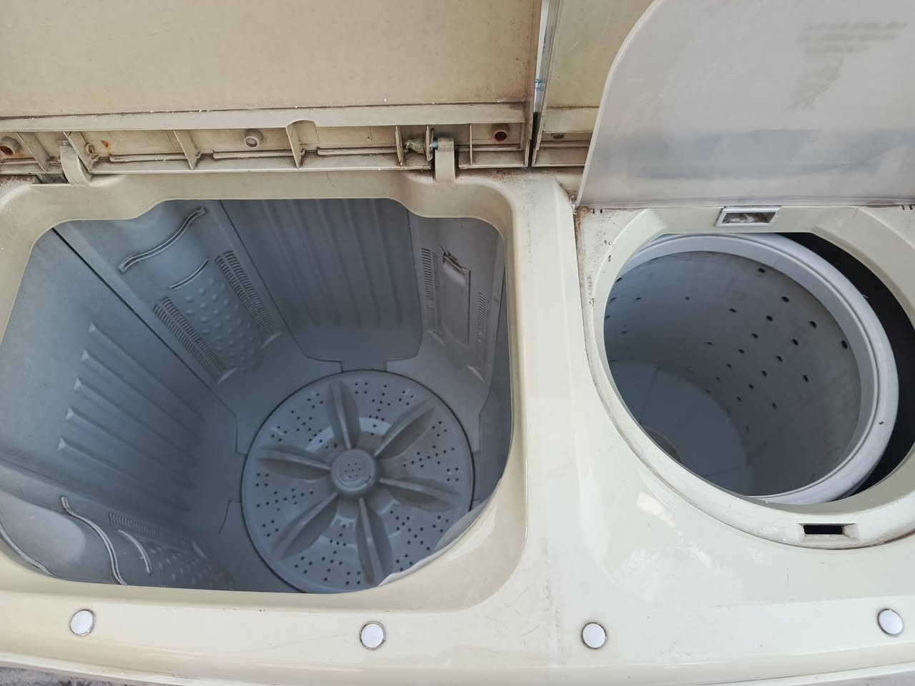 غسالة للبيع 12كيلو نضيفه النشاف عاطل السعر 30 الاعظميه سبع بكار


**إذا كنت صاحب هذا الإعلان وتريد حذفه لأي سبب، رجاءا أرسل رسالة إلى الدعم الفني**