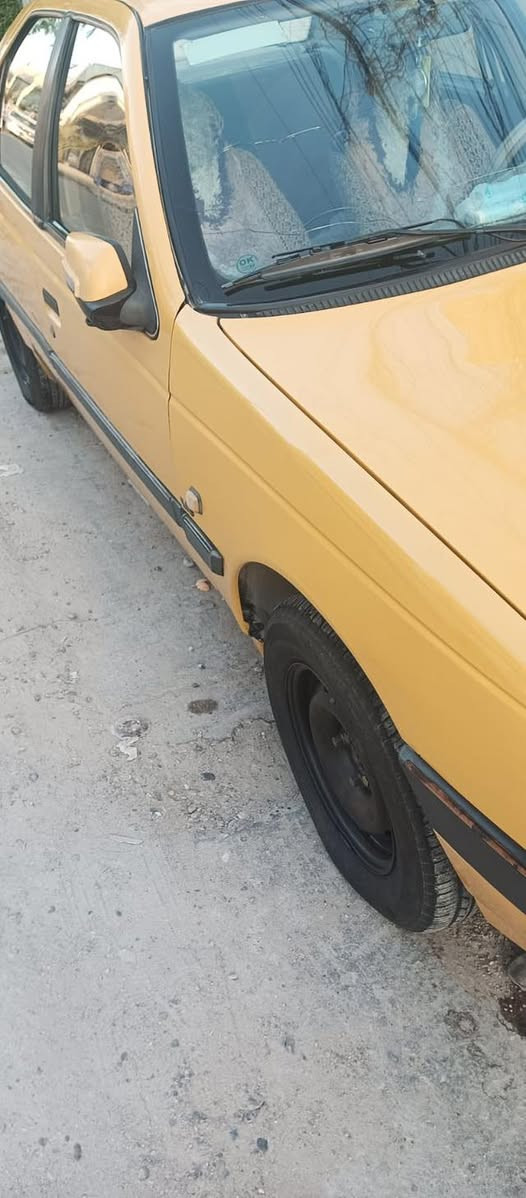 السلام عليكم بيجو اكد 2016 سياره ارقام انكليزي بغداد مصفره هيئه وغرامات والسنويه 2031بسمي تبديل جاملغ وباب اليمين بدون دواخل محرك شركة ممفتوح بس صرف قليل مفوتح كازكيت فقط السياره صدر جديد تخم تاير جديد ماشيه165 السعر 46 وبيهة مجال قليل جدا حك الجيه الاستفسار رقم***********
