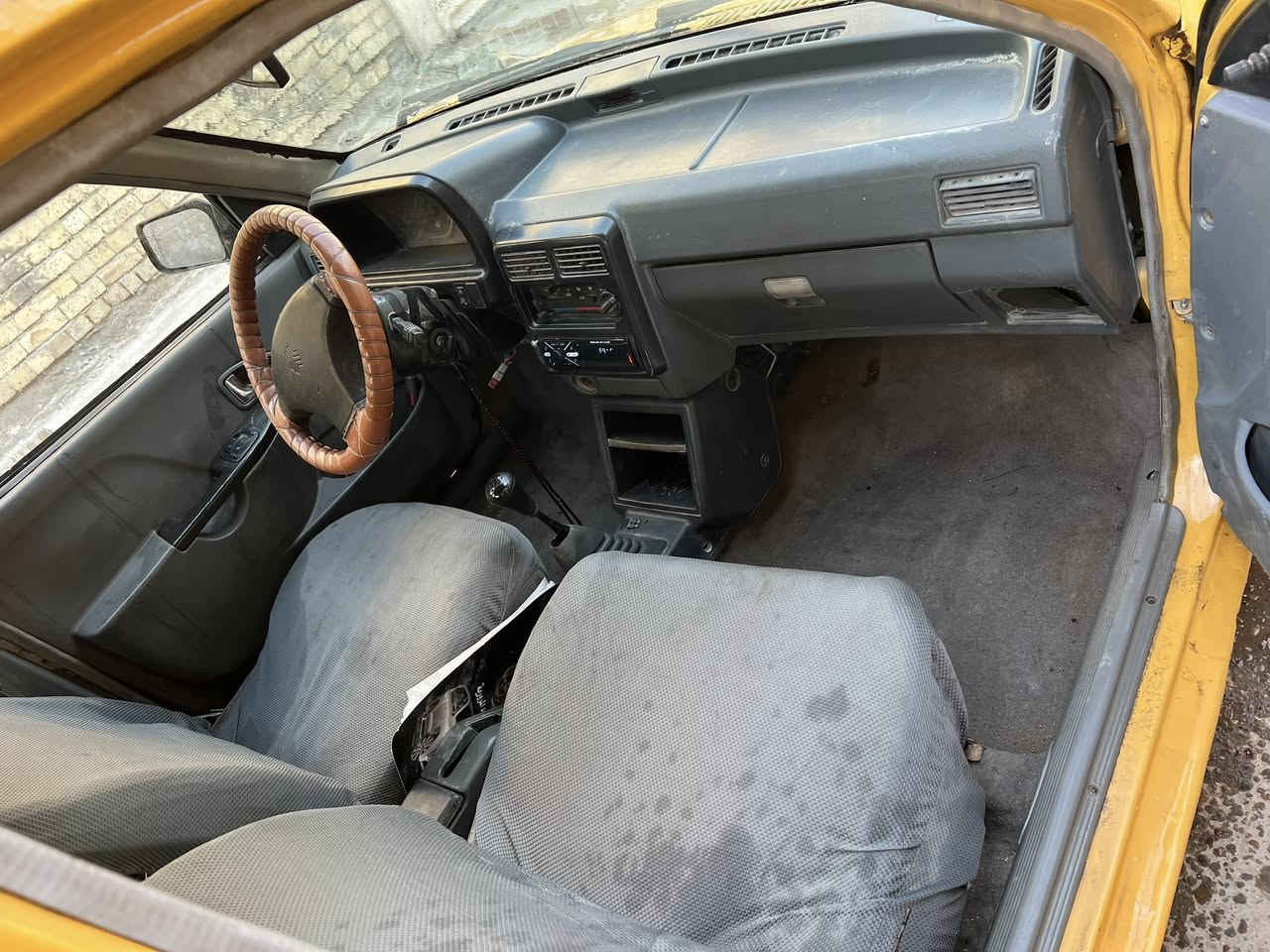 سلام عليكم سايبه موديل 11 رقم بغداد هيئه مصفره مكينه حلوه كير كلج تعبان بس شغاله وتمشي طبيعي شاصي واحد معمر عليها غرامات 240الف سعر 19$ مكاني بغداد الغزاليه 

‭0788 172 0190‬
