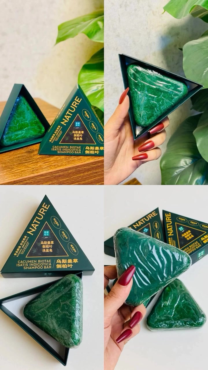 #SEVEN_GREEN 🆕💯📢💯🆕 الجديد 
مع صابون #سافين_قرين الأصلي بالأعشاب الصينية
صابونة طبيعية 100٪ بخلاصة الأعشاب الصينية، تنظف فروة الرأس بعمق، وتغذي الشعر من الجذور لتمنحه مظهراً صحياً ولمعاناً طبيعياً 🌱💆♀️
💚 الفوائد الرئيسية:
✅ تنظيف عميق ولطيف لفروة الرأس
✅ تقليل التساقط تدريجياً
✅ تغذية وتقوية جذور الشعر
✅ يمنح الشعر لمعاناً صحياً وطبيعياً
✅ خالٍ من المواد الكيميائية الضارة

🧴 طريقة الاستعمال:🎀

1️⃣ بلل الشعر بالماء الفاتر
2️⃣ افرك الصابونة على فروة الرأس حتى تتكوّن رغوة
3️⃣ دلّك بلطف لبضع دقائق
4️⃣ اشطف بالماء جيداً
5️⃣ استعملها بانتظام لتحافظ على النتائج
🌸 النتائج المتوقعة:

💧 من أول استعمال: إحساس بالانتعاش والنظافة
🌿 بعد أسبوعين: شعر أنعم وأقل تساقطاً
💫 بعد شهر: فروة رأس صحية وشعر أقوى وأكثر كثافة


**إذا كنت صاحب هذا الإعلان وتريد حذفه لأي سبب، رجاءا أرسل رسالة إلى الدعم الفني**