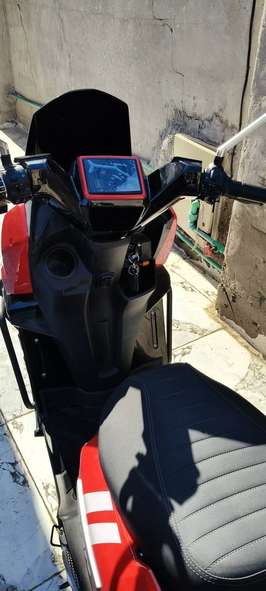 سلام عليكم / دراجه شحن اباجي 2025 / 6 بطاريات مسطره / معه خوذه و سويج وبصمه وتشغيل عن بعد السعر مليون / العنوان/بغداد جسر ديالى القديم / الرقم التواصل ***********
