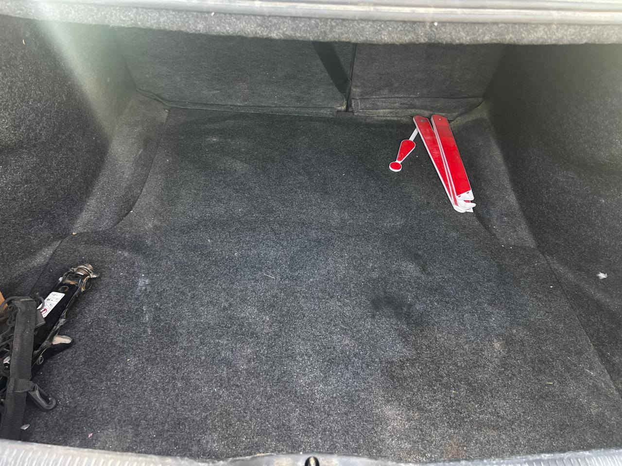 السلام عليكم من رخصة مدير الكروب المحترم جانجر للبيع موديل 19 سياره بيهه بنيد وجاملغ صبغ فقط وباب السايق بي بارد قليل الباقي كفاله سياره كير محرك حداديه تخم تاير تبريد ثلج سياره شرط احله من الصور السعر 170 وبيهه مجال بصيط عنوان الديوانية *********** اخوان مكلف بنشر مكلف مكلف
