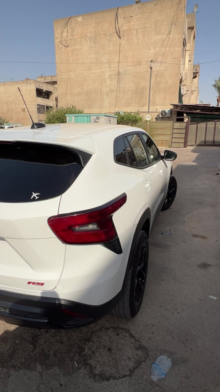 شوفرليت تراكس وارد امريكي 
2024 بلاكديشن RS1
ماشيه 33الف mile
تدفئه تبريد + فان 8 سرعات 
تدفئه مقاعد + تدفئه ستيرن 
شاشه جبيره + كامره دواره تدعم كار بلي 
رادار امامي + مانع تصادم 
شاشه قرأه الحساسات ولاعطال 
مثبت سرعه + قياده ذاتيه + تحديد مسار أكتف
اوتو هولد + سايد بريك بصمه 
تشغيل عن بعد + اطفاء 
كير at 
محرك 1.2T اقتصاديه 
حادث السياره بنيد + حواف الجاملغ لا راديترات لا دواخل لا ايرباك حته البدنه نفسها 
وبل عراق حادث قبغ جنطه فقط مبدل ومصبوغ 
رقم بغداد تحويل ثاني يوم 
سياره عليها طبقه حمايه نانو سيراميك 
جاهزه سياره مكاني بغداد 
سعر السياره 135$
***********
