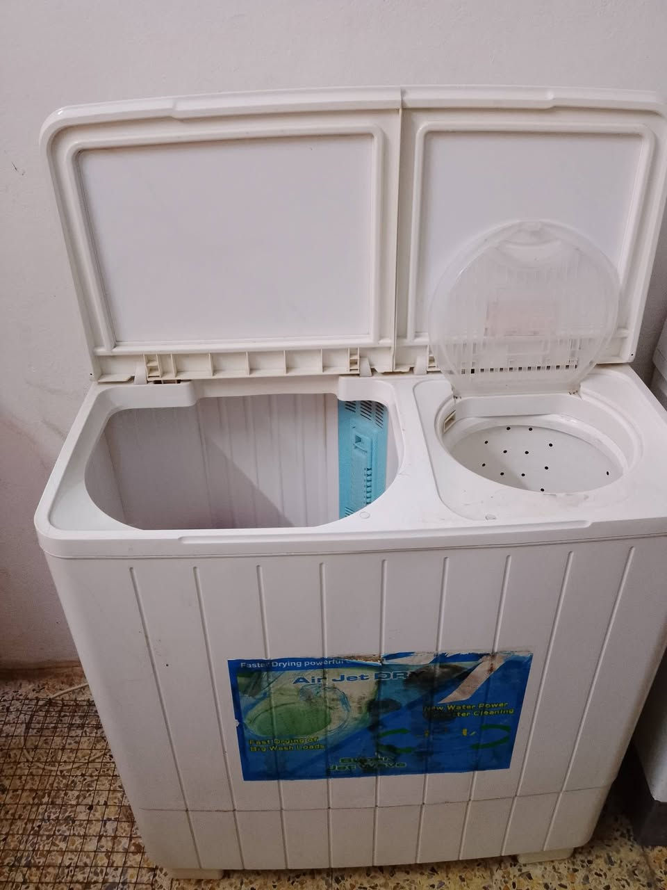 سلام عليكم غسالات للبيع اثنينهم شغالين كلشي ما بيهم بس النشافه عاطلين سعرهم 150الف واحد بيهم 8كيلو والثاني اعتقد 15الخاص مفتوح


**إذا كنت صاحب هذا الإعلان وتريد حذفه لأي سبب، رجاءا أرسل رسالة إلى الدعم الفني**