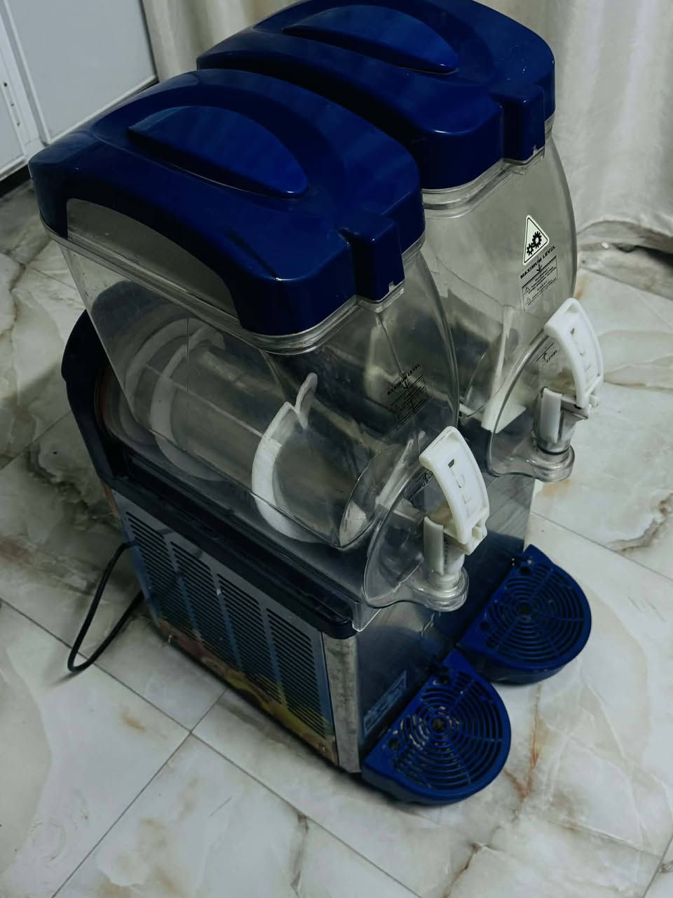 مكينة ازبري ماركة HOSK تركي
استعمال قليل جداً ونظافة
شرط الفحص 
***********
