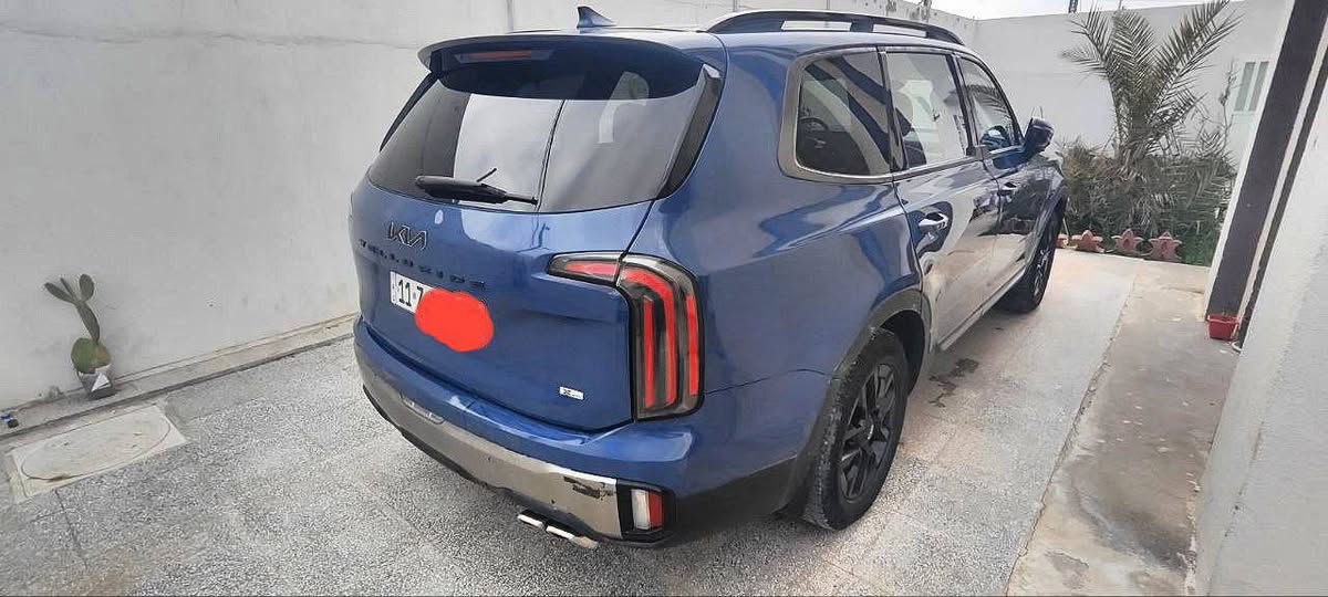 🚗✨ للبيع: كيا تيلورايد 2023 – فئة X‑Pro – AWD – وارد أمريكي ✨🚗
🔹 رقم السيارة: بغداد
🔹 الموقع: النجف الأشرف
🔹 باسم المالك مباشرة
🔹 الممشى: فقط 34,000 كم
📌 مميزات السيارة وتفاصيلها بالكامل:
🔧 المحرك ونظام القيادة:
دفع رباعي 4 Wheel Drive AWD
وارد أمريكا
 مع مواصفات فخمة 
وتقنيات عالية
7️⃣ سبع مقاعد مريحة لعائلة كبيرة
🚘 أنظمة القيادة:
قيادة ثلج ❄️ – ممتازة على الطرق الزلقة
سبورت 🏎️ – أداء قوي واستجابة سريعة
كونفورت 🛋️ – راحة عالية
إيكو 🌱 – استهلاك وقود اقتصادي
سمارت 🤖 – نظام ذكي يضبط السيارة حسب ظروف الطريق
🎛️ التقنيات والترفيه:
شاشة مزدوجة بانورامية 12.3 بوصة + 12.3 بوصة (للإنفوتينمنت + لوحة العدادات) ✨📺 �
Kia Media
نظام صوتي Harman/Kardon بحدود 10 سماعات يوفر جودة صوت ممتازة 🎶 �
Kia Media
نظام تحدث مع الركاب الخلفيين (Driver Talk) لتوصيل الصوت بوضوح 🌟 �
Kia Media
خمس كاميرات 360° – رؤية كاملة حول السيارة 📸👌 �
Kia
🌬️ الراحة الداخلية:
مقاعد أمامية وخلفية تدفئة وتبريد ❄️🔥
ستائر خلفية للمقاعد الخلفية لحماية من الشمس ✋
إضاءة داخلية ملونة على الأبواب والديشبورد ✨
ستارت تشغيل عن بُعد 🔑
ستيرن مع تدفئة 🔥
نظام إضاءة غرفة داخلية لجو فاخر 🌈
📦 ميزات إضافية مهمة:
جَنطَة كهربائية ذكية – تفتح وتغلق بسهولة 🧳
تشغيل عن بعد 🔋
كاميرا خلفية + حساسات ركن 🚗💡
ثبات إلكتروني وأنظمة أمان متقدمة (ABS, ESP, وسائد هوائية)
مثبت سرعة 🚗💨
فتحتين سقف بانوراميتين ☀️🌙
💰 السعر: [ 340$ ] وبيها مجال للشراي 
📞 للتواصل & الاستفسار:
📱 ***********
