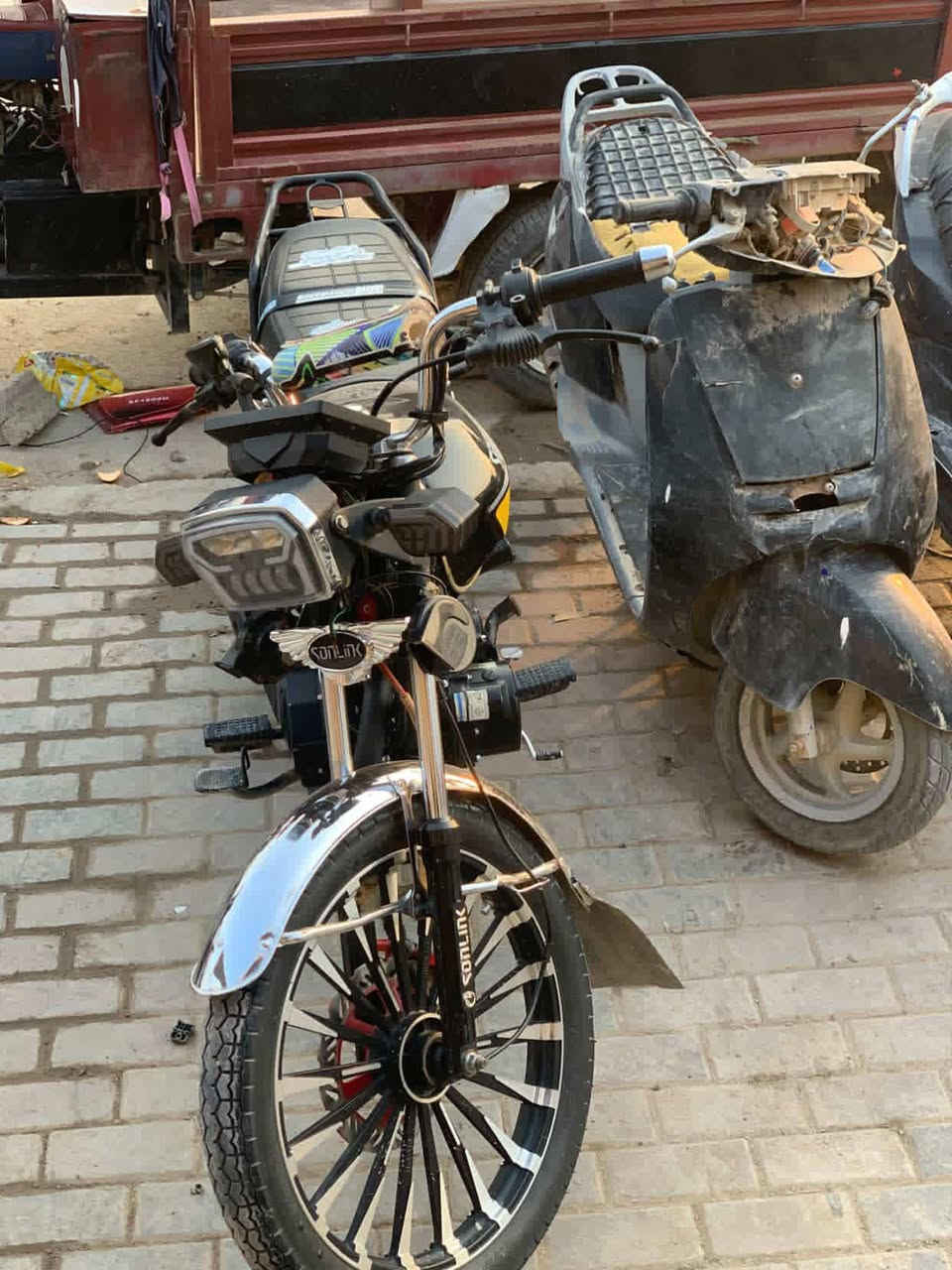 دراجه٢٥ منفيس بصمات مري كامله مكمله السعر ٨٠٠ او بيه مجال خابرني مراسله مارد ***********
