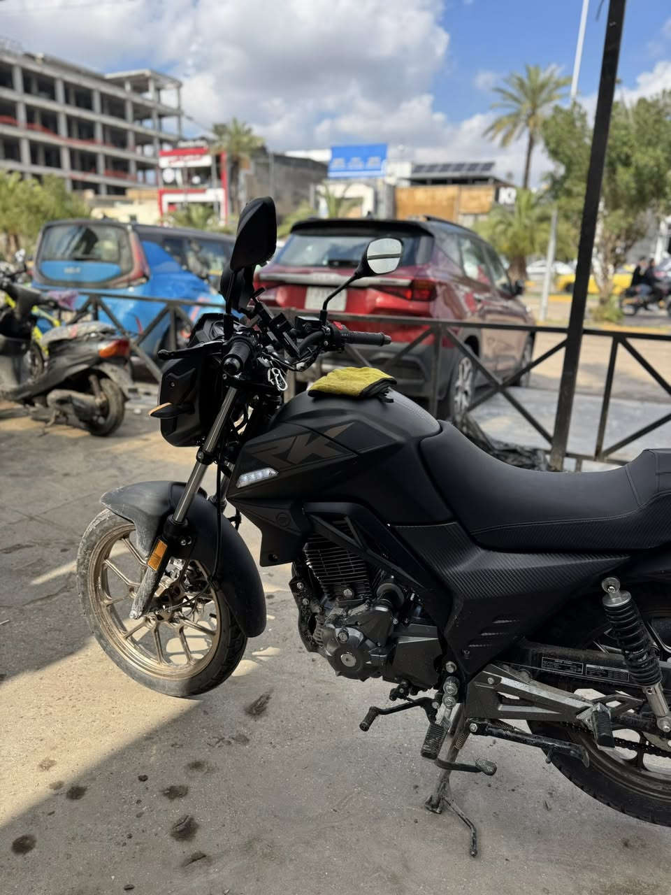 سلام عليكم دراجه RK.  2025 بحاله الوكاله ماشيه 500 كيلو فقطط مرقمه أربيل تحويل ثاني يوم المكان بغداد اليرموك السعر2900 وبيها مجال بسيط ***********
