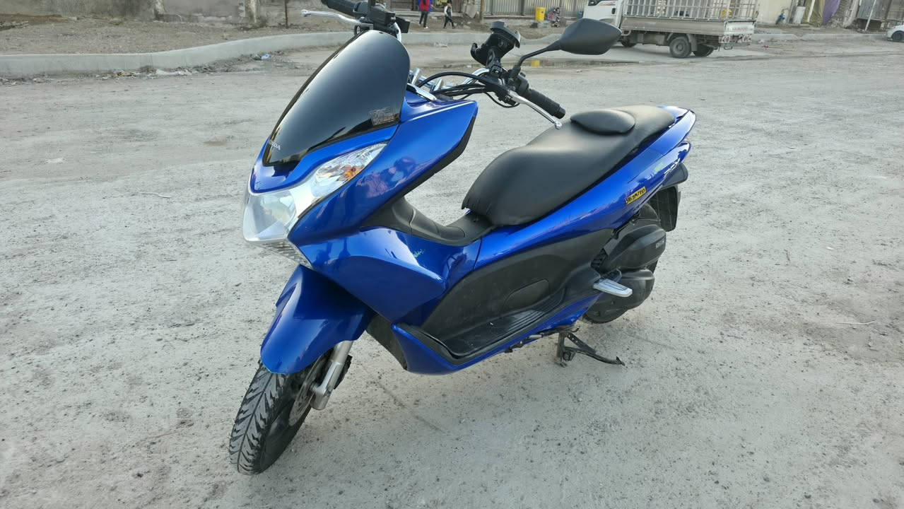 بي سي اكس جيل اول 

موصفات ١٥٠ ماشيه ١٧ الف 

حرف A ياباني دراجه احله من صور مكان بغداد

***********
