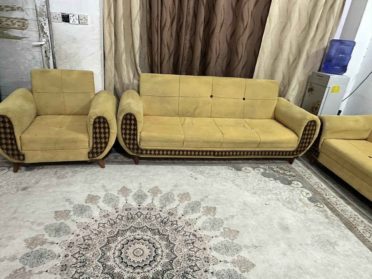 تخم 7 نفرات يحتاج غسل سعره 150 الشراي يتصل ع الرقم 

‭0776 290 4332‬
