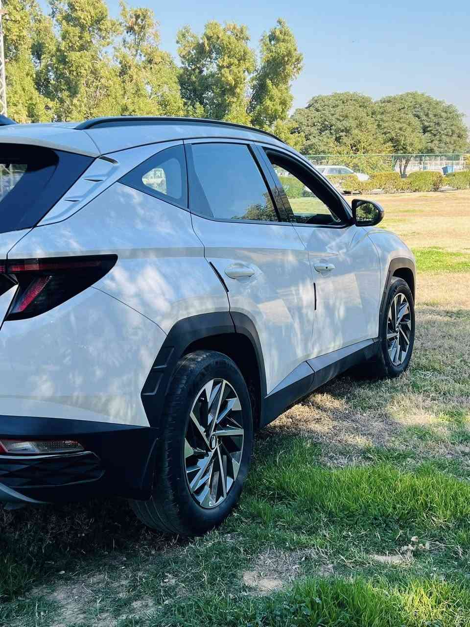 السلام عليكم …

توسان خليجي موديل ٢٣ مكفوله كفاله عامه على وضع الشركه 
 فول مواصفات عدا البنوراما 

المكان بغداد الاتصال ***********
