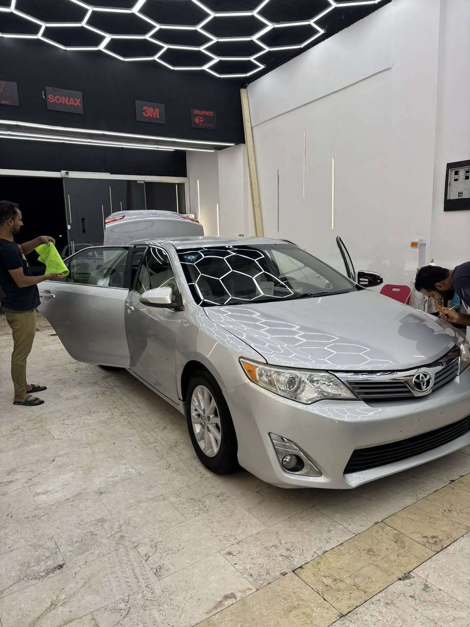 كامري موديل 12 للبيع جهازه الاخير مكينه 2500 السعر 130 للتواصل *********** العنوان بغداد
