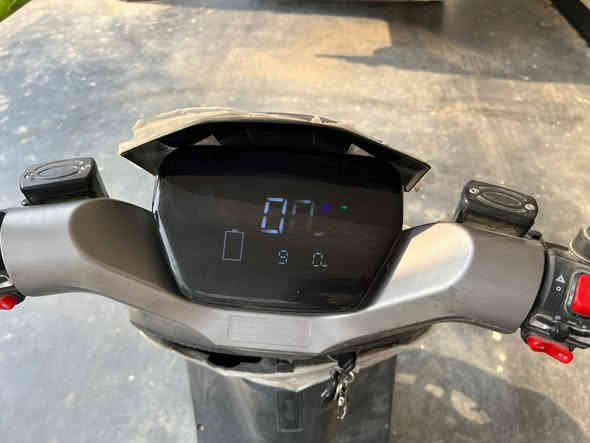 دراجه شحن مكفوله سرعه 60 ماصارله شهرين من اشتريته جديده بالجيس مكفوله على كل عيبه السعر 750 قفل 
‭٠٧٥٠ ٠٢٦ ٩٤٥٨‬
