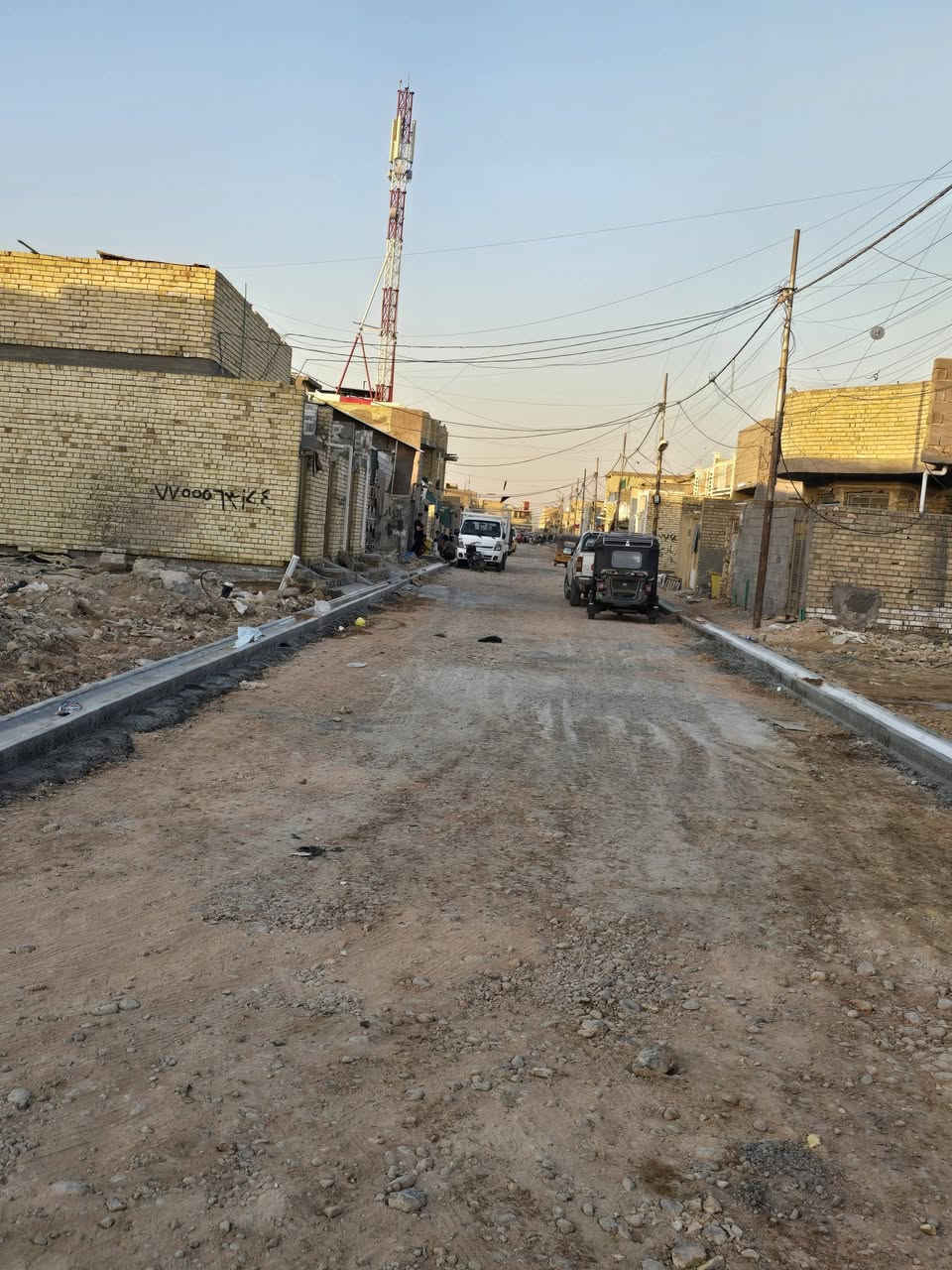 قطعه للبيع ١٠٠ متر ٥ في ٢٠ فرع ١٠ عرضه ماء +مجاري مطلع للقطعه وجاي تتبلط منطقه عنوان خضراء المدينه
للعلم قطعه قريبه على شارع  رقم ***********
قطعه للبيع ١٠٠ متر ٥ في ٢٠ فرع ١٠ عرضه ماء +مجاري مطلع للقطعه وجاي تتبلط منطقه عنوان خضراء المدينه
