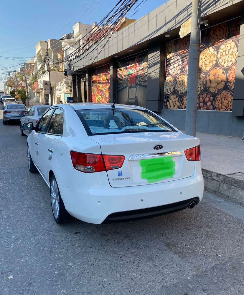 كيا سيراتو ٢٠١٣ خليجي بدون دعم وصبغ وبدون تعديل السيارة وضع شركة مواصفات شفتات ستسرن مرايات شفط واشاير بلمري وتحكمات استيرن جهتين وحساسات شركة كير ومحرك تبريد شرط  ***********.  *********** دهوك, العراق
