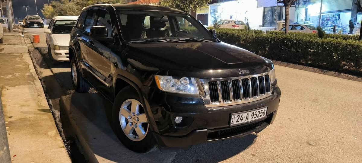 لون اسود قتران
ماشية 184
سيارة شوية جاملخ الخلفي بدو دواخل  و شبرين بالباب
گير و محرك بشرط 
دفع رباعي 
سنوي جديد ٤ تايرات جديد 📮
سيارة حلوة ونظيفة 
ماتحتاج مصروف جاهزة 
مكينة كير شرط
مكان/ قضاء بردرش
***********
