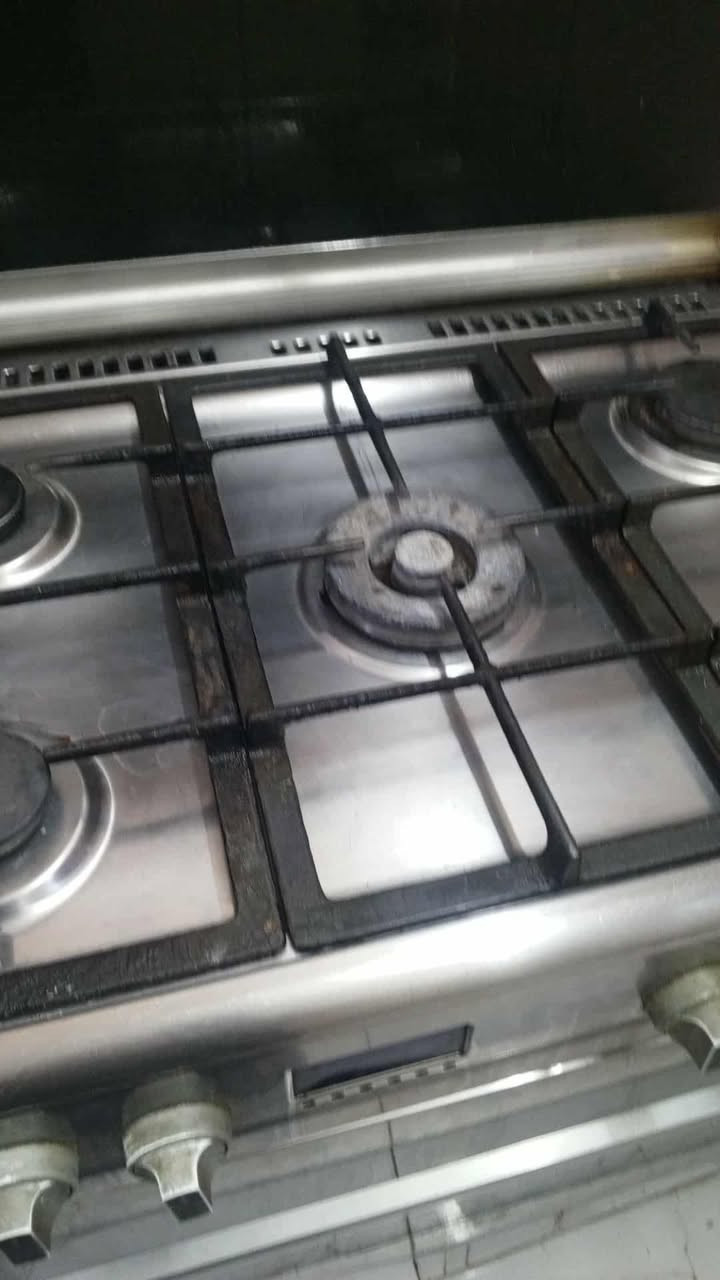 طباخ للبيع مكان بغداد الحريه نظيف وامن
‭0790 658 0337‬
