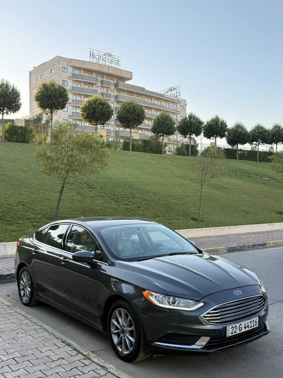 السلام عليكم ورحمة الله وبركاته
‏‎       ——— لـلـبـيع  ———

‏‎ فورد فيوچن .      —      Ford Fusion

‏‎وراد أمريكي.        —  ايرباك الستيرن 

‏‎الموديل               — 2017 

فئة                      — SE  

حجم المكينه       — V4/2500 

‏‎اللون                   — نفطي   

المسافه المقطوعه —134.000 

حالة السياره.    — جاملغ امامي صبغ - البنيد گلير فقط  ( صور الحادث داخل المنشور  ) 

‏‎المواصفات 
‏‎- بصمة تشغيل
‏‎-ترحيب عند الاقتراب 
-ليد نهاري 
‏‎- شاشه 
‏‎-تبريد منفصل 
-داخل لونين 
-تبريد قطعتين 
‏‎- بگ لايت LED 
‏‎- كود باب 
‏‎-تحكم ستيرن جهتين 
‏‎-تحديد سرعه 
‏‎-مانع انزلاق 
-كرسي السايق والراكب بحركة كهربائيه 
‏‎-ليد نهاري
‏‎-گير ماوس 
‏‎-كامره خلفيه دواره
‏‎باقي المواصفات المعروفه 

‏‎السعر            — اكتب تم ويوصلك السعر مباشر 

رقم السياره    — السليمانيه  

‏‎موقع  السياره — السليمانية 

‏‎للأستفسار.     — ***********—***********
