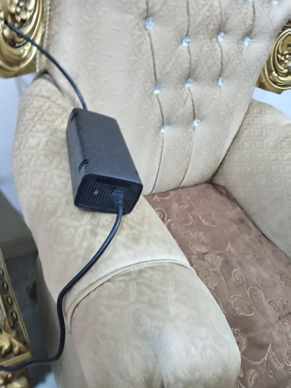 اكس بوكس 360اخو الجديد كامل ال كيبلات و كلشي جديد و نضيف 
ويا ثنين شاحنات و وحده ام الكيبل 
 جهاز تريد تدخلي خاص تشوفه اصورلك فيديو 
مكان سماوه
سعر 100 بي مجال بسيط


**إذا كنت صاحب هذا الإعلان وتريد حذفه لأي سبب، رجاءا أرسل رسالة إلى الدعم الفني**