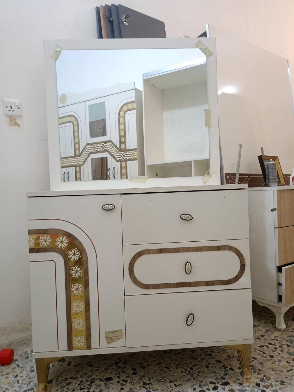 غرفة تركي 🇹🇷 مستخدام 5قطع  ✨✨
نضافه 90 💯
ابواب  💖
السعر 450 💖💸
مع شد🪛 ونقل 🚚  مجاني  داخل بغداد  محافظات بكروه


**إذا كنت صاحب هذا الإعلان وتريد حذفه لأي سبب، رجاءا أرسل رسالة إلى الدعم الفني**