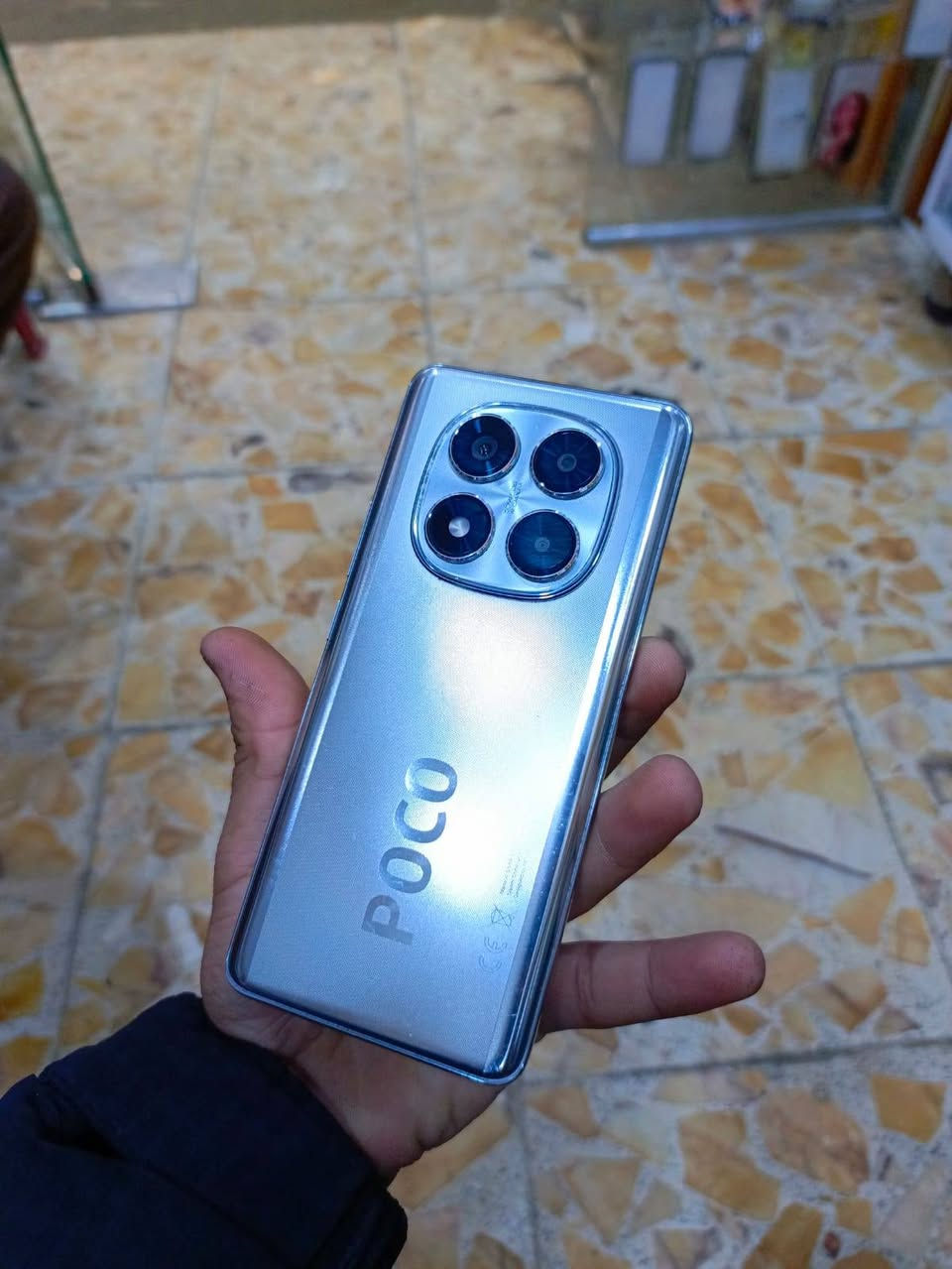 السلام عليكم 
جهاز بوكو X7
المساحه.512
رام 24
جهاز نضيف 99./.100
عدد الدورات مثل ما بل صوره 
182
بطاريه 99
سعر 350  بي مجال بسيط
***********
