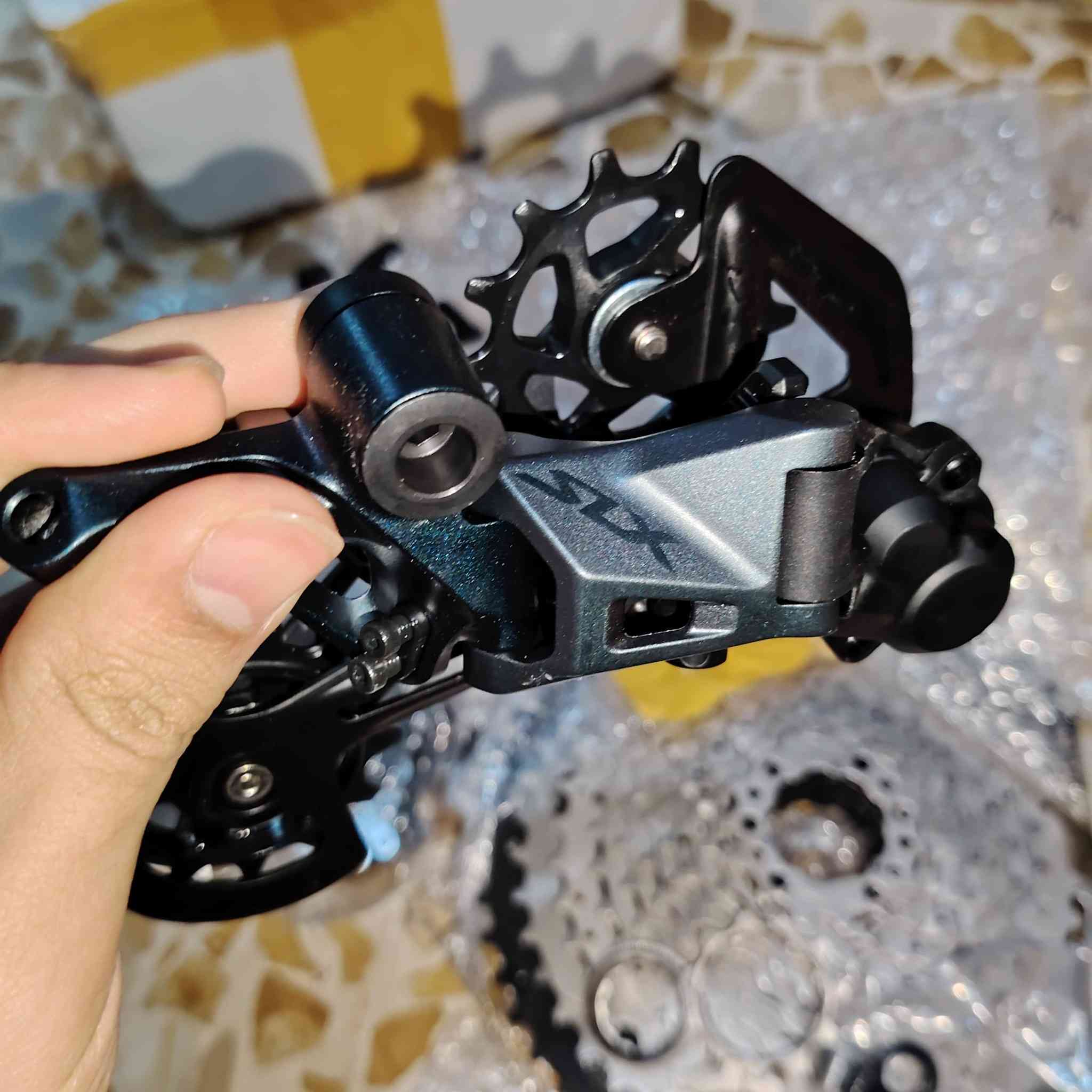 جديد غير مستخدم كامل Shimano slx m7100 1x12
السعر 150 الف


**إذا كنت صاحب هذا الإعلان وتريد حذفه لأي سبب، رجاءا أرسل رسالة إلى الدعم الفني**