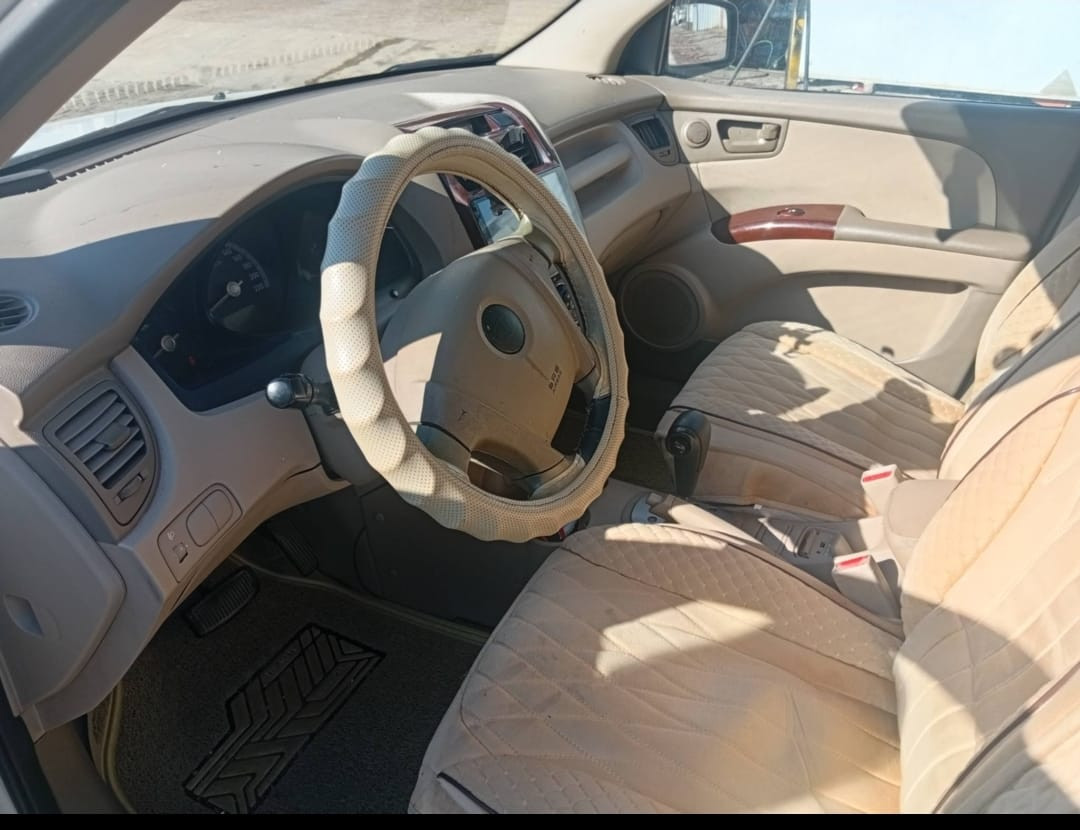 كيا سبورتاج 2009 
بدون صبغ ،فقط
شبر بارد،
نصف مواصفات ،
داخل صاج،
رقم و سنوية باسمي مجددة لغاية 2029 
سيارة 
شرط تحويل و وكالة،
كير و محرك بشرط ما مفتوح.
سعر (127) بيها مجال بسيط.
مكان السيارة كركوك
رقم الموبايل 
***********
