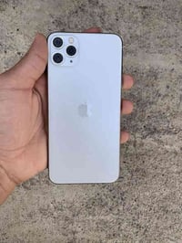 ايفون 11 برو ماكس للبيع   ذاكرة. 256.  تك سيم SIM  بطارية 100 مستبدلة ...