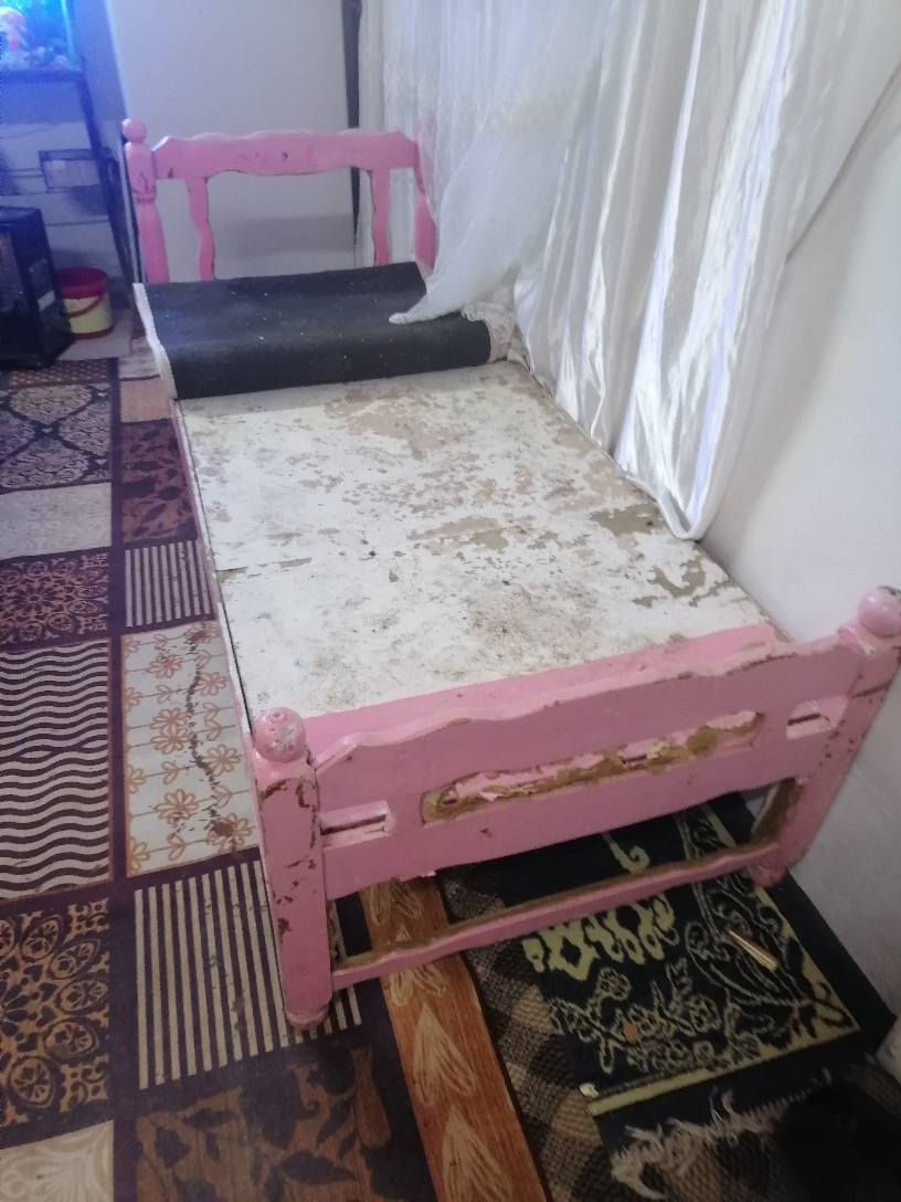 جرباي خشب اللبيع نفر واحد سعرا ٢٠ بي مجال كركوك حي العروبه يم ملعب خومسي او وكف قديم
***********
*********** كركوك, العراق
