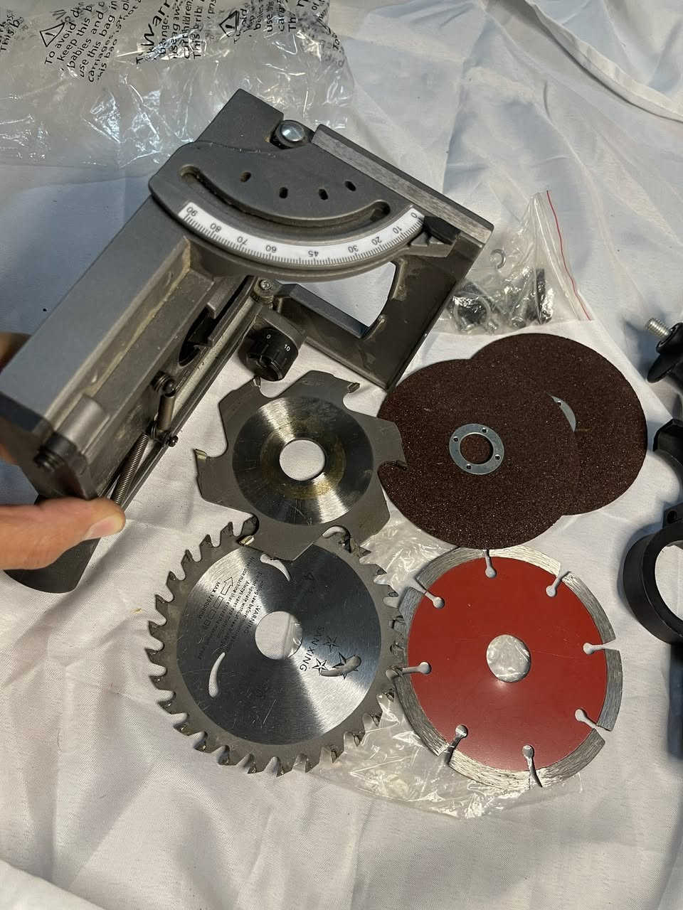 أغراض كوسره و زاوية السعر 10 الف


**إذا كنت صاحب هذا الإعلان وتريد حذفه لأي سبب، رجاءا أرسل رسالة إلى الدعم الفني**