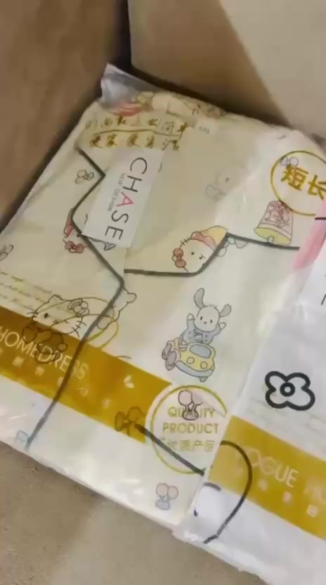 السعر (8000) الف 🔥
💕تراك نسائي 💕
🧊قماش خفيف وبارد 🧊
نعومه وخفه ماينوصف 
موديل دكم 🔥🔥
العنوان: مجمع دبي العائلي (١)
خانقين/ شارع المصرف 
داخل السرداب👇


**إذا كنت صاحب هذا الإعلان وتريد حذفه لأي سبب، رجاءا أرسل رسالة إلى الدعم الفني**