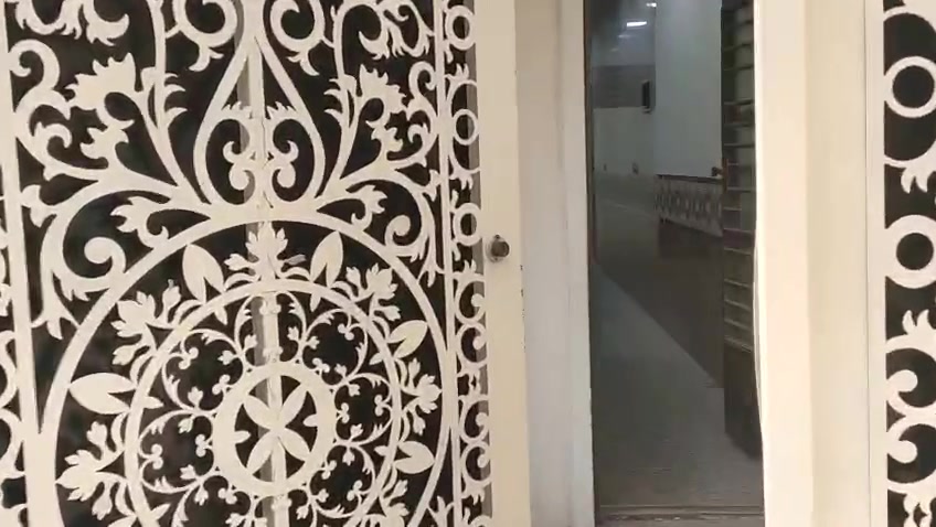 السلام عليكم
الدار للبيع المساحه 75 العنوان الشعب حي البساتين طابقين يحتوي على ثلاث غرف نوم واستقبال وحمام عدد ٣ للاستفسار 
الاتصال ‏‪***********‬‏
