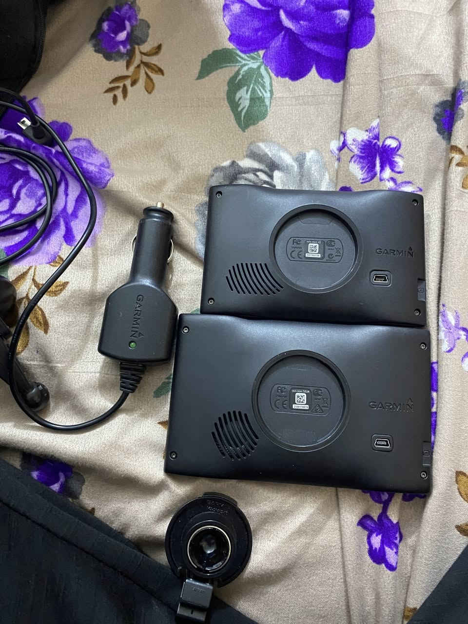 السلام عليكم ورحمة الله وبركاته،
متوفر للبيع أجهزة جارمن (Garmin) الأصلية، المعروفة بدقتها وقوة تحملها، مثالية للسفر والرحلات البرية والطرق الطويلة.
📋 تفاصيل ومواصفات الأجهزة:
• الحالة: مستعملة ونظيفة جداً (كما هو موضح في الصور).
• الخرائط: جميع الأجهزة منصب عليها خارطة الشرق الأوسط كاملة ومحدثة.
• المميزات:
• واجهة سهلة الاستخدام تدعم اللغة العربية.
• توجيه صوتي دقيق (عربي/إنجليزي).
• تحديد المواقع والسرعة بدقة عالية عبر الأقمار الصناعية (لا يحتاج إنترنت).
• تحتوي على قاعدة بيانات واسعة للمواقع المهمة (محطات وقود، مطاعم، مستشفيات).


**إذا كنت صاحب هذا الإعلان وتريد حذفه لأي سبب، رجاءا أرسل رسالة إلى الدعم الفني**