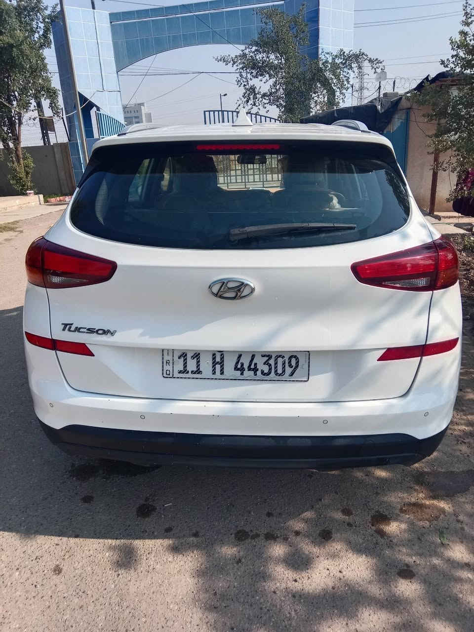 سلام عليكم توسان خليجي موديل 2019
فول مواصفات عدا الفتحه
مكفولة جاهزة من كل شي بسمي رقم انكليزي ل2031
ماشية 64الف
مكاني بغداد السريدات سعرها 210وبيها مجال 
وهذا رقمي
***********
