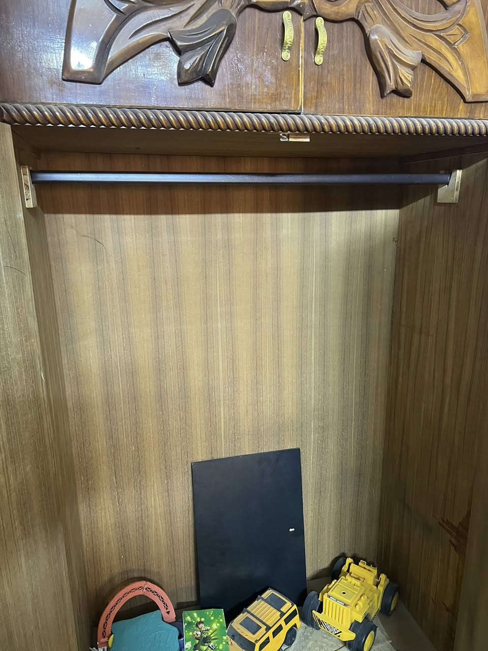 كنتور مع بوفيه بلازمه 300الف ماكن شعب***********
