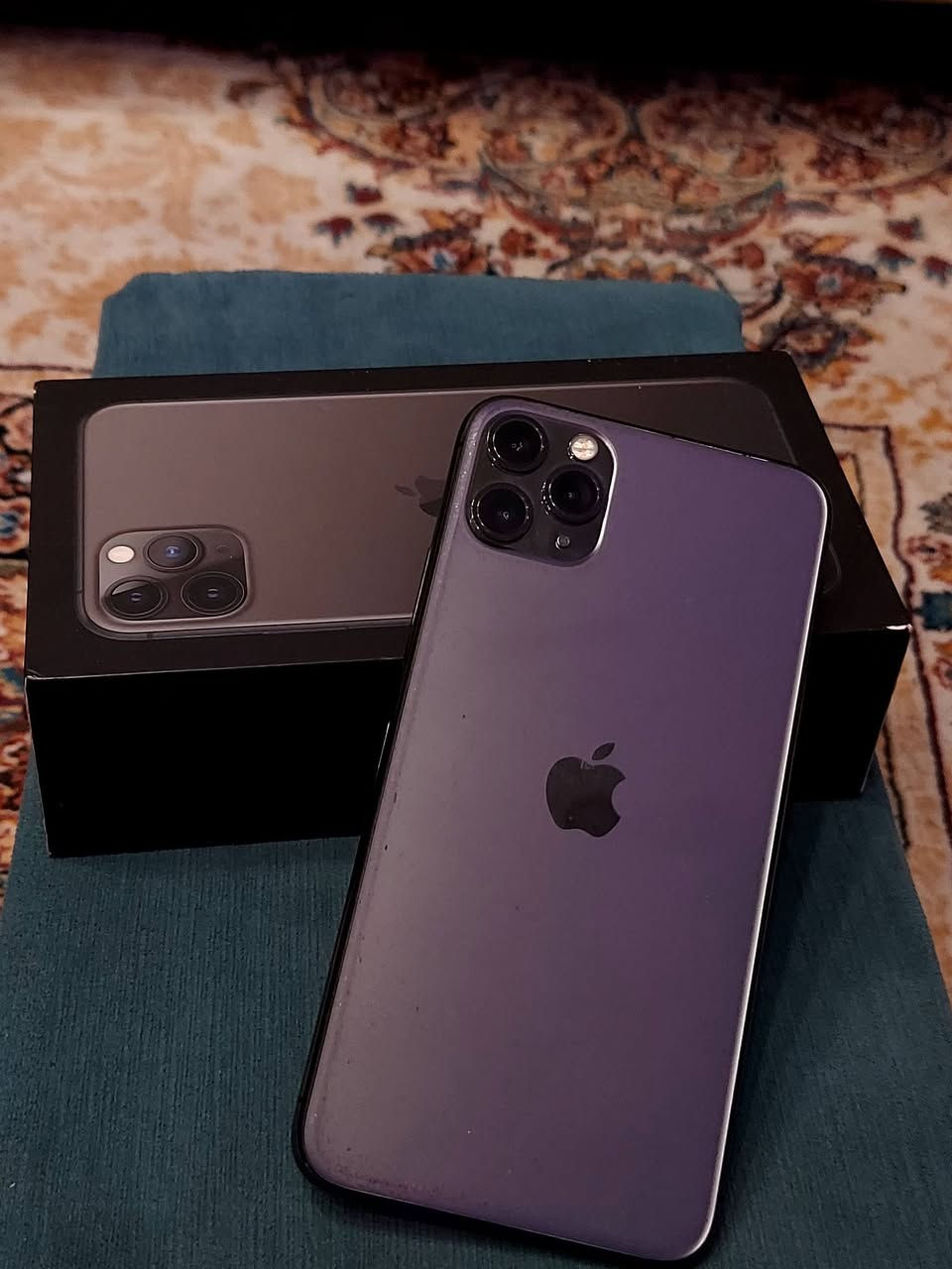 سلام عليكم للبيع ايفون ١١برو ماكس دبل خط جهاز شرق اوصط مو امريكي جهاز مكفول وتر بروف  معه كامل ملحاقته شاحنه لزكه كفر وكارتونه مالته الصليه نظافته ٩٠بل ١٠٠ بطاريته ٧٣ بلاديه ما ملعوب بيهه وما بي اصراف قوي ذاكره ٢٥٦ جهاز نضيف شوفت عينك عارضه ب٣٧٥وبي مجال حك لجيه مكاني نجف وهذه رقمي ***********
