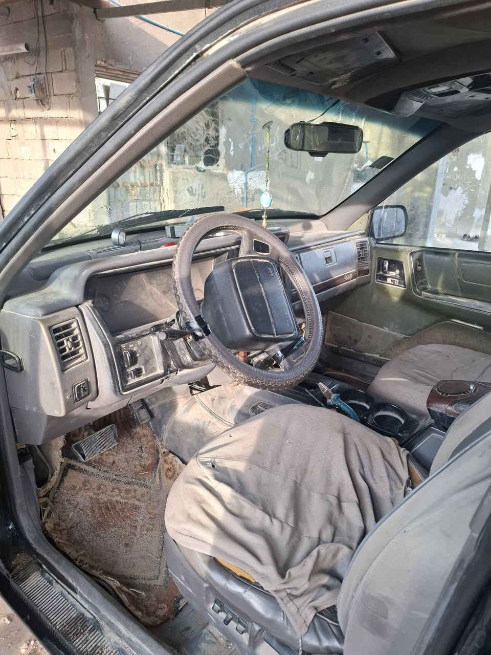 سلام عليكم سياره جيب شيروكي للبيع مديل 93 مكينه وكير جديدات مكينتهه 300 سياره بسمنه تفاصيل عل خاص السعر 43 وبيهه مجال المكان البصره الهارثه هاذ رقم
***********
