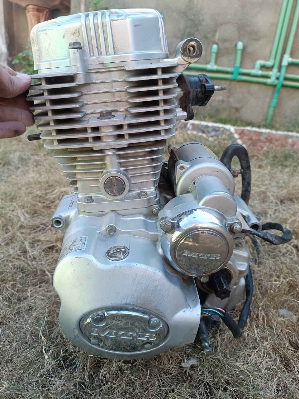 اسلام عليكم شباب. متاح مكينة للبيع MTR. نظيفة بيها بس خيط بخار. مكاني مشخاب الشراي يجي خاص 
***********
